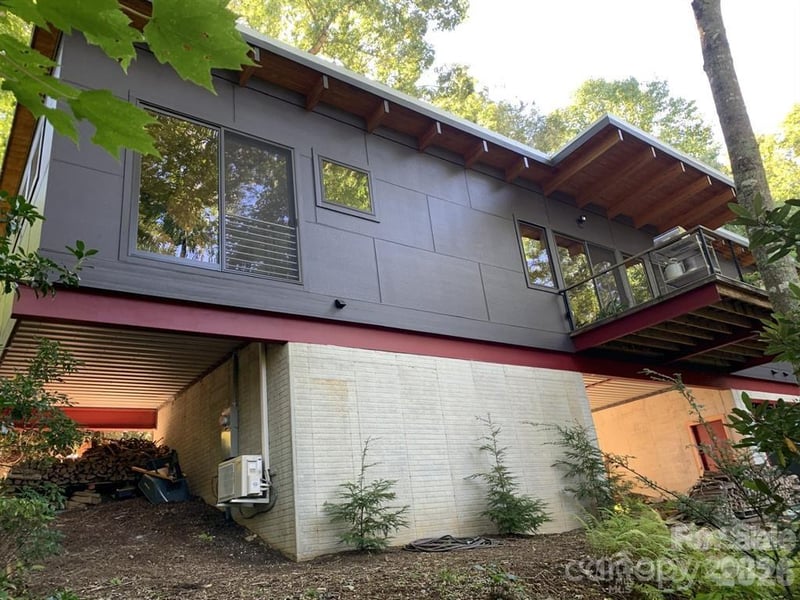 448 Mt Mitchell Dr, Burnsville, NC 28714