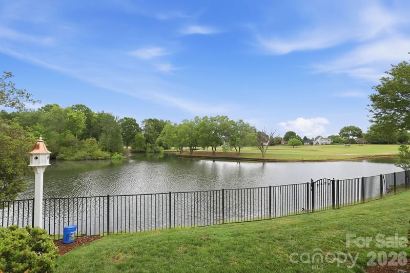 12503 Three Lakes Dr, Charlotte, NC 28277