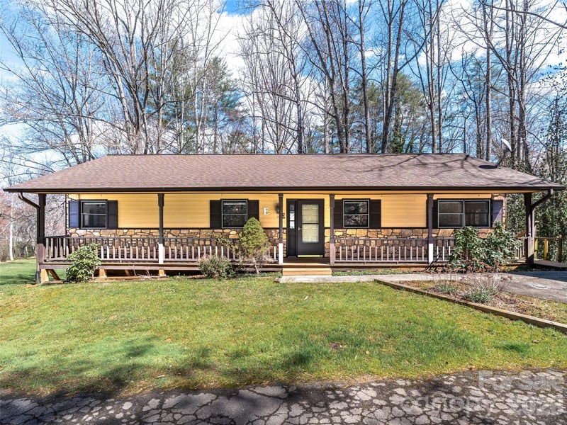 86 View De Lake Dr, Etowah, NC 28729
