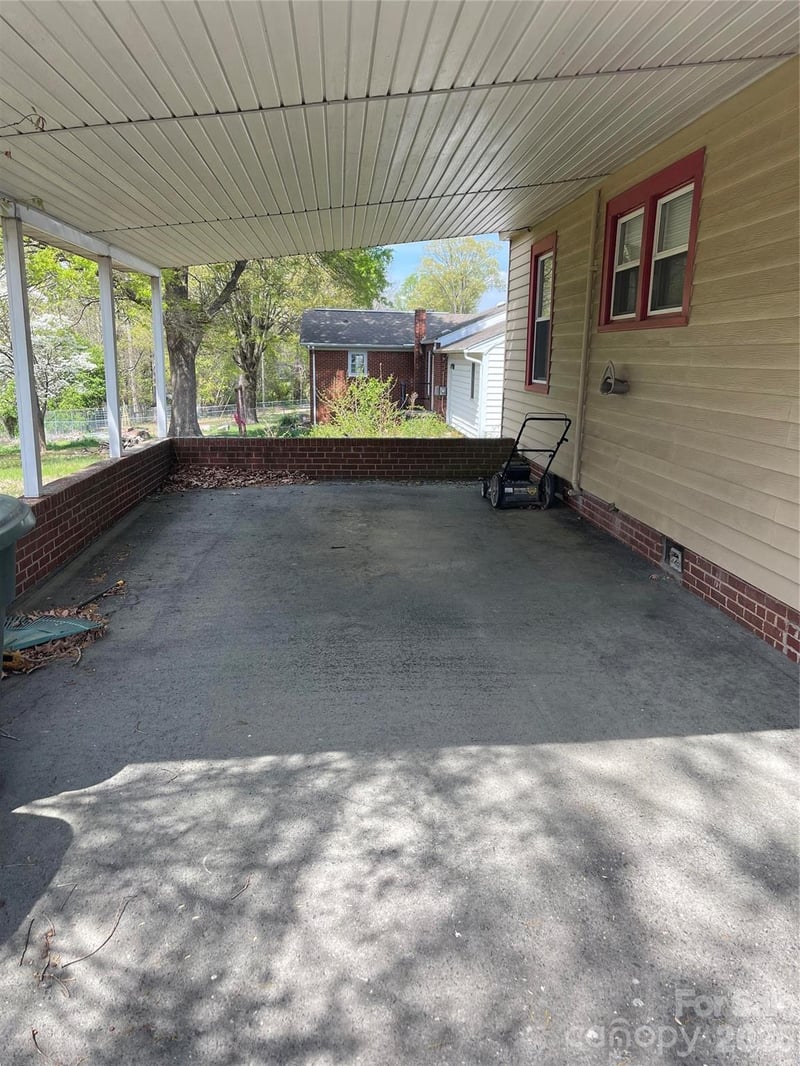 950 Cliff Rd, Asheboro, NC 27203
