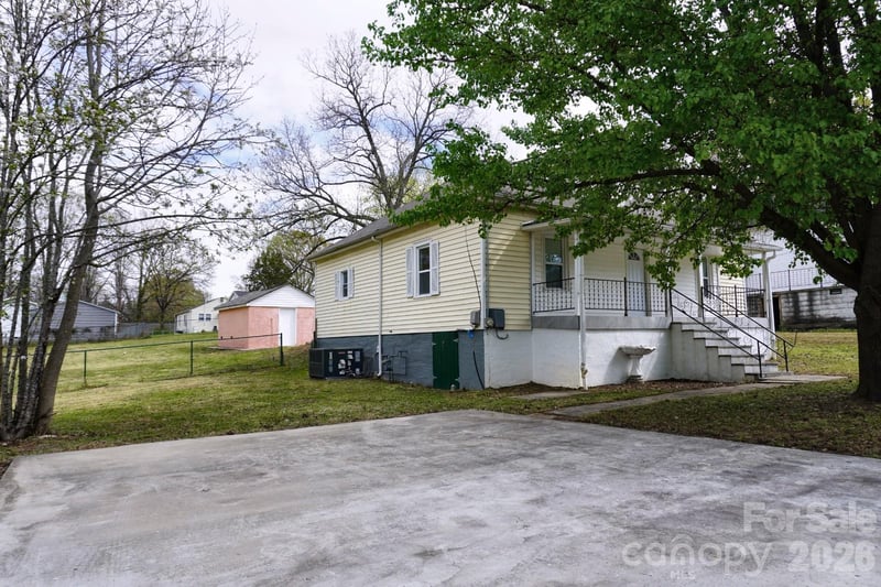 415 Georgia Ave, Bessemer City, NC 28016