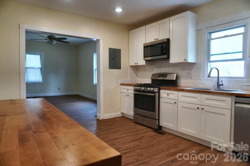 415 Georgia Ave, Bessemer City, NC 28016