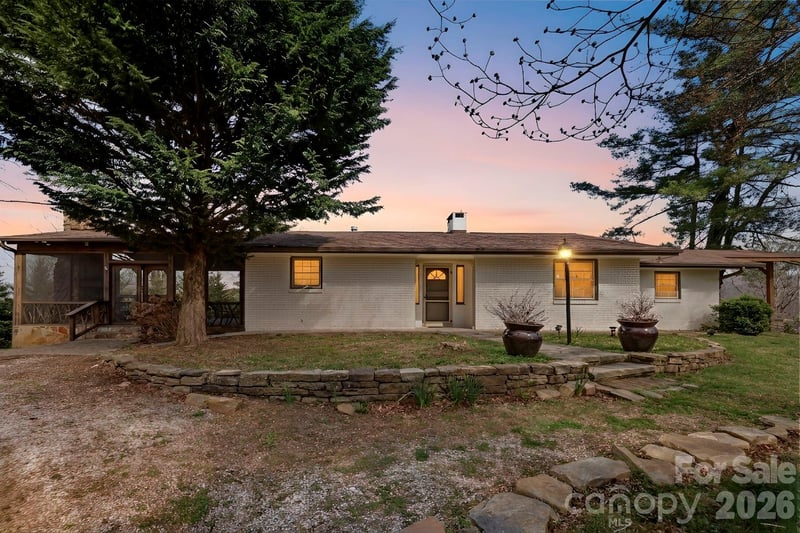 1032 Brightwater Dr, Hendersonville, NC 28739