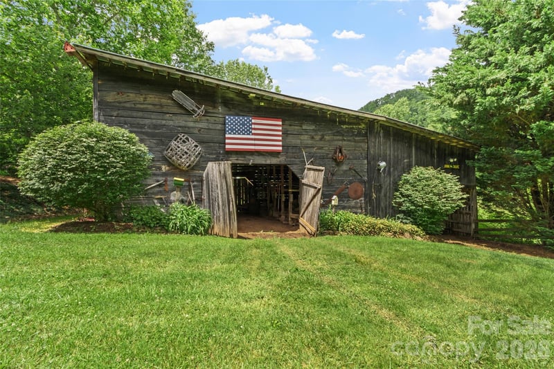 11820 State Highway 197 None, Burnsville, NC 28714