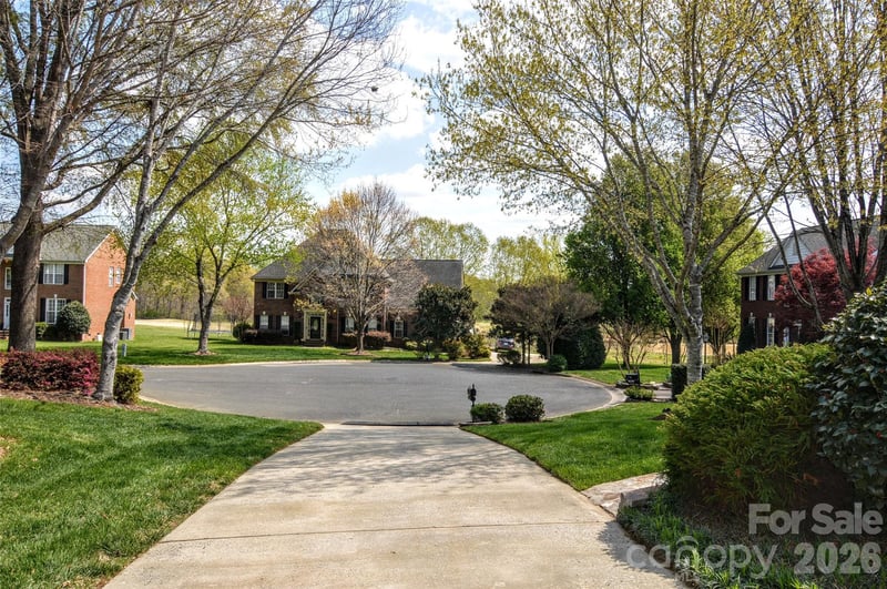 8224 Glamorgan Ln, Matthews, NC 28104