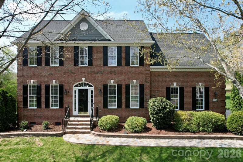 8224 Glamorgan Ln, Matthews, NC 28104