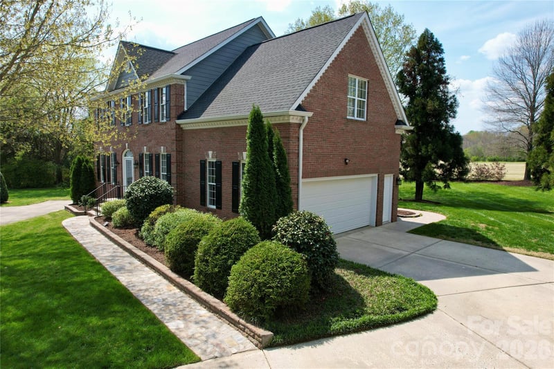 8224 Glamorgan Ln, Matthews, NC 28104