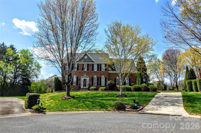 8224 Glamorgan Ln, Matthews, NC 28104