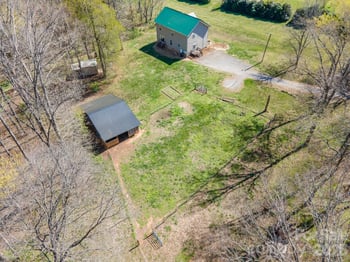 193 Red Hawk Ln, Olin, NC 28660
