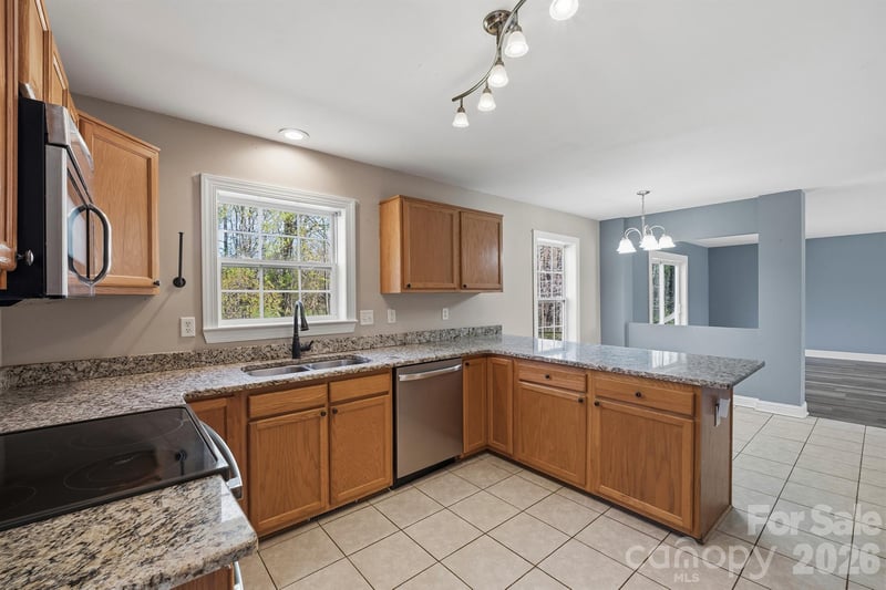 193 Red Hawk Ln, Olin, NC 28660
