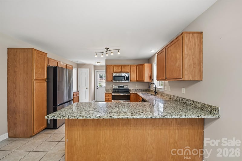 193 Red Hawk Ln, Olin, NC 28660