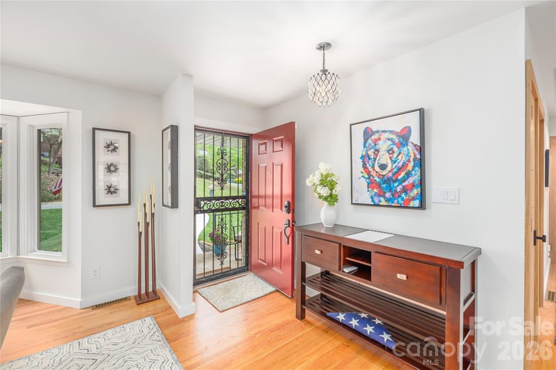 47 Deerwood Dr, Asheville, NC 28805