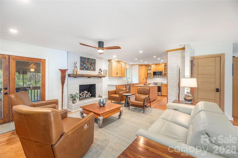 47 Deerwood Dr, Asheville, NC 28805