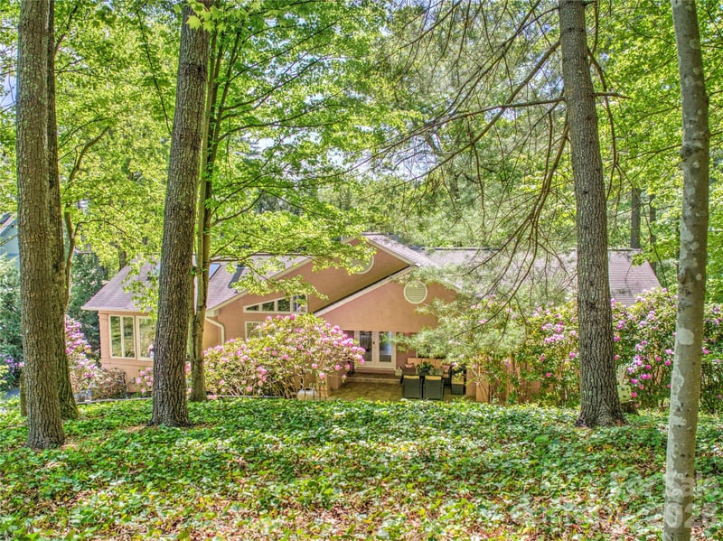 200 Robinhood Rd, Asheville, NC 28804