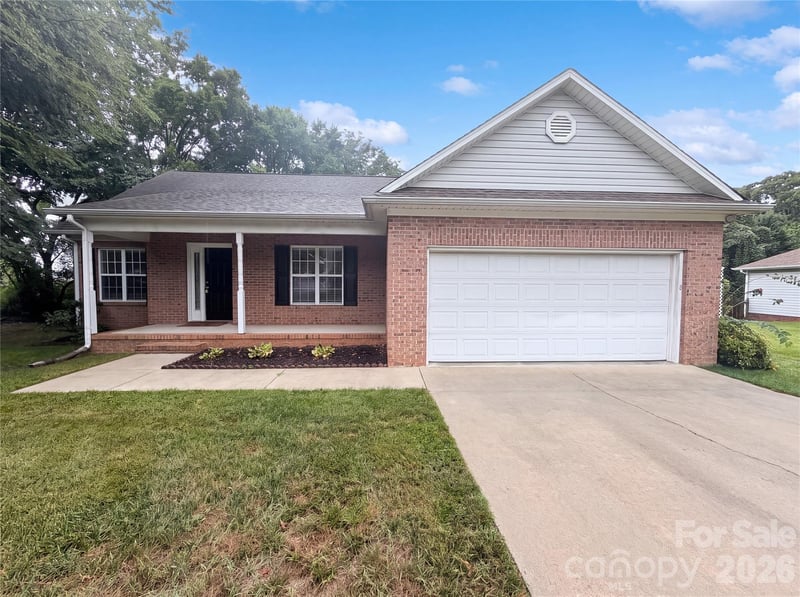 600 Emerson Dr, Mooresville, NC 28115
