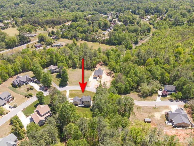 321 Winding Creek Dr, Morganton, NC 28655