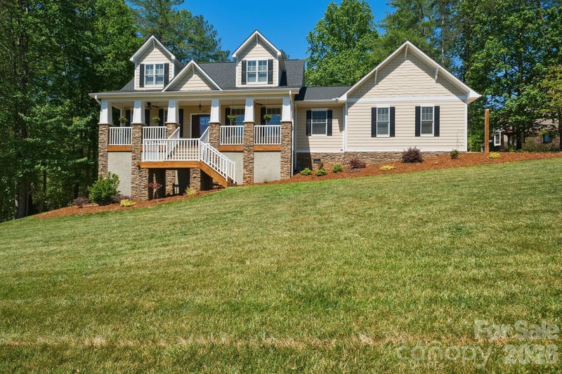 321 Winding Creek Dr, Morganton, NC 28655