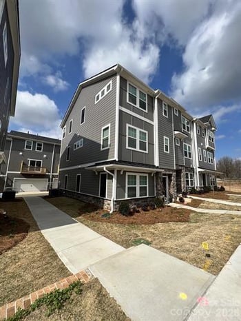 3754 Memorial Pw, Charlotte, NC 28217
