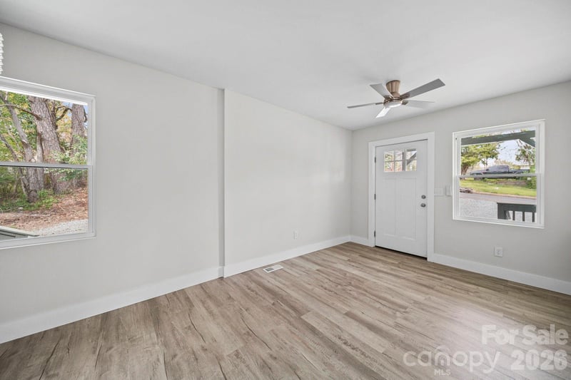 709 Sherman St, Badin, NC 28009