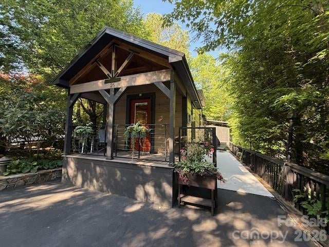 26 Cumberland Dr, Lake Toxaway, NC 28747