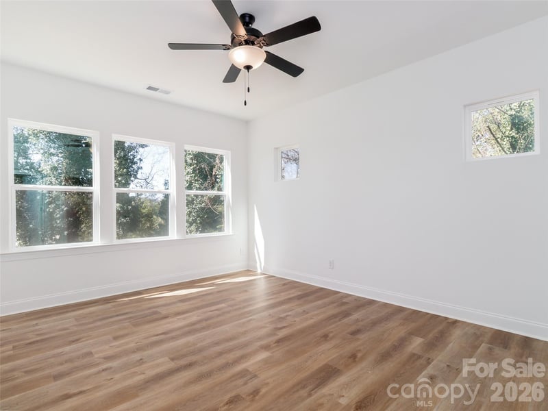 2521 Elon St, Charlotte, NC 28208