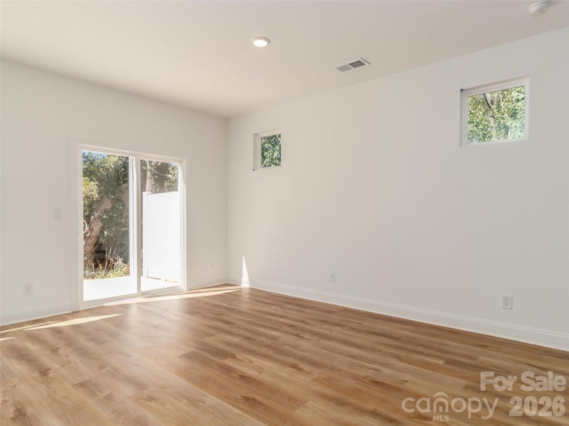 2521 Elon St, Charlotte, NC 28208