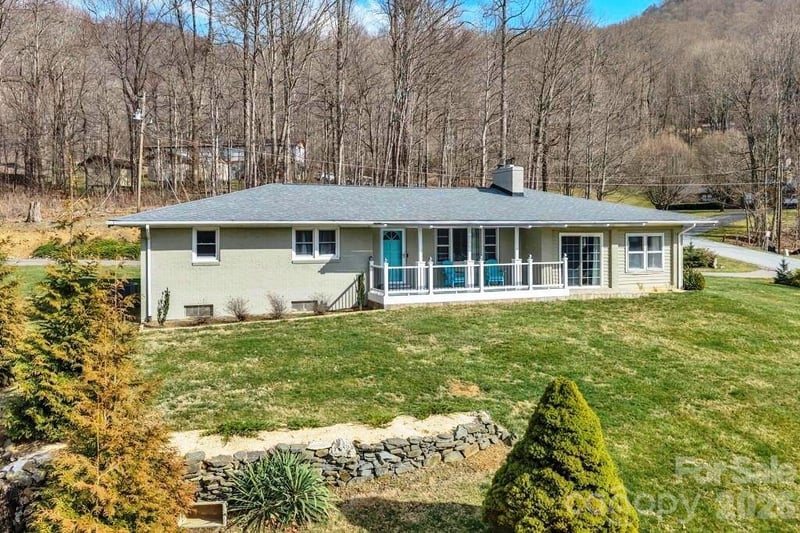 11974 Us Highway 421 Hw, Zionville, NC 28698