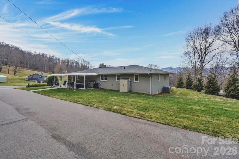 11974 Us Highway 421 Hw, Zionville, NC 28698