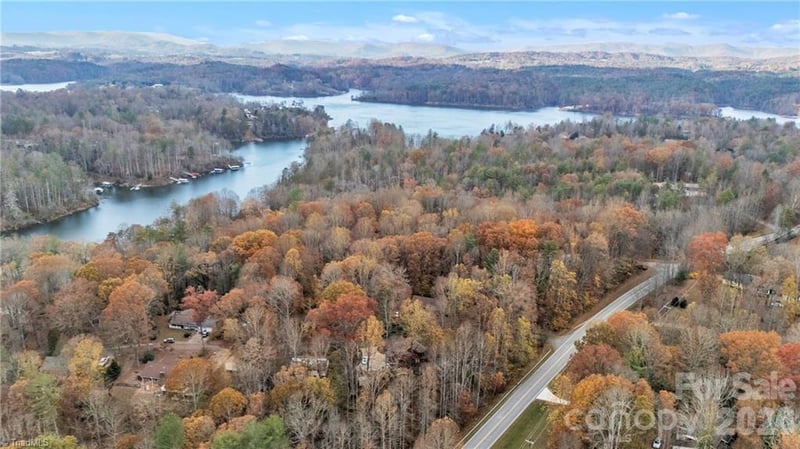 139 Alpine Dr, Wilkesboro, NC 28697