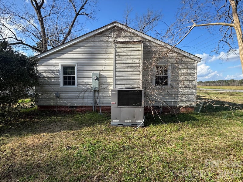1097 Joe Brown Hw, Chadbourn, NC 28431