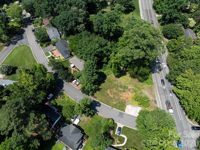 4800 Valley Stream Rd, Charlotte, NC 28209