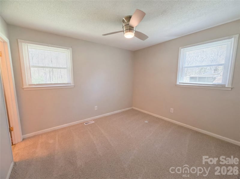 4402 Ginger Dr, Gastonia, NC 28056