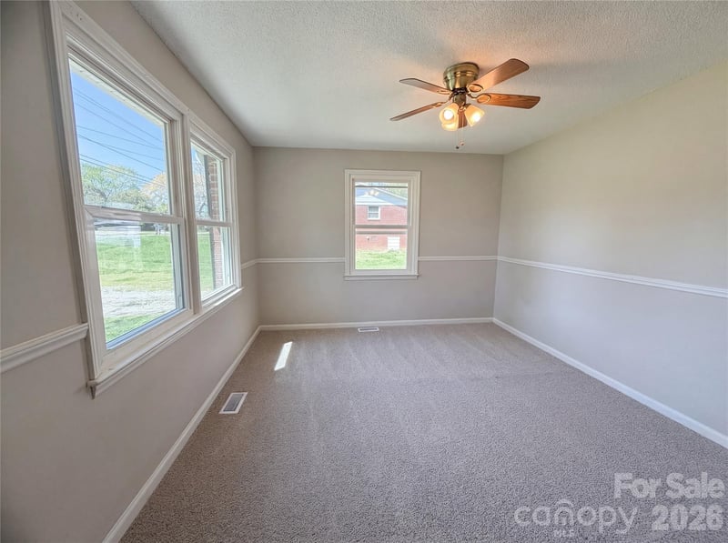4402 Ginger Dr, Gastonia, NC 28056