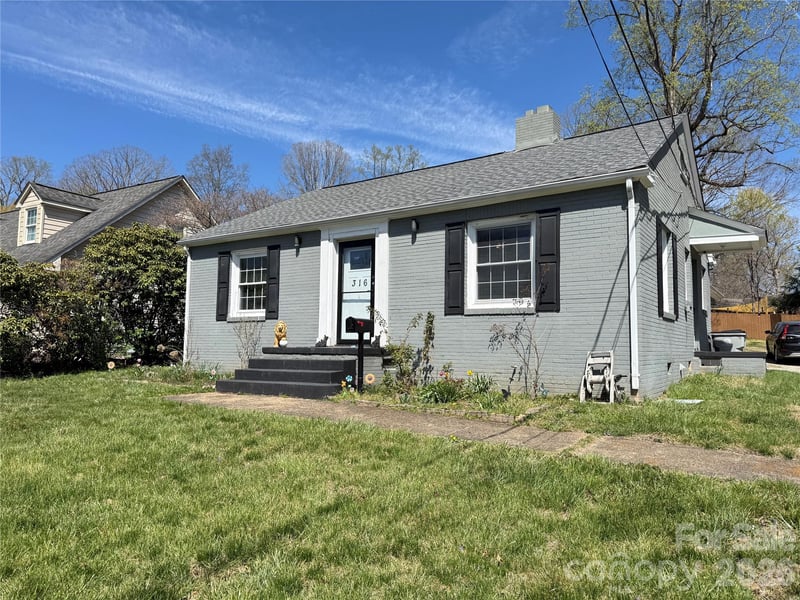 316 Sharon Ave, Lenoir, NC 28645