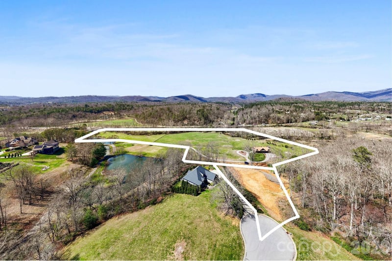 27 Falling Star Ct, Fletcher, NC 28732