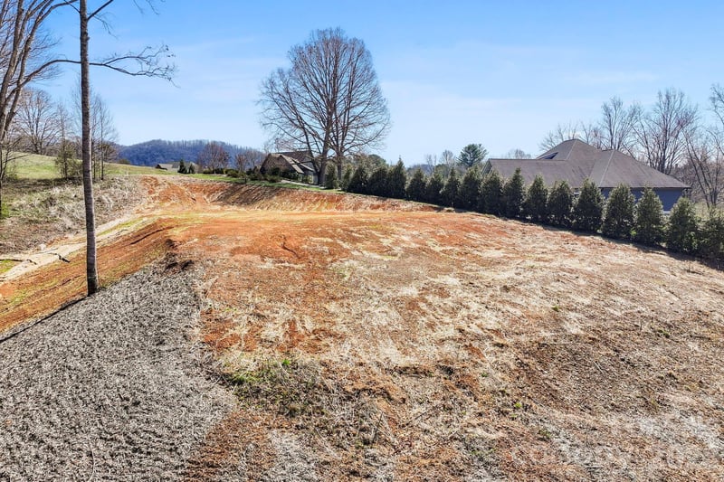 27 Falling Star Ct, Fletcher, NC 28732