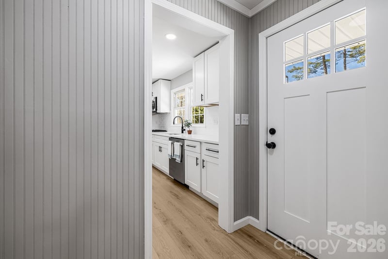 107 Balsam Rd, Hendersonville, NC 28792