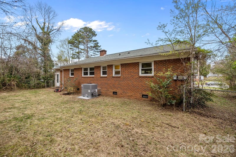 1108 Dartmouth Ave, High Point, NC 27260
