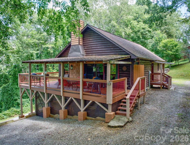 612 Whispering Winds Rd, Waynesville, NC 28785