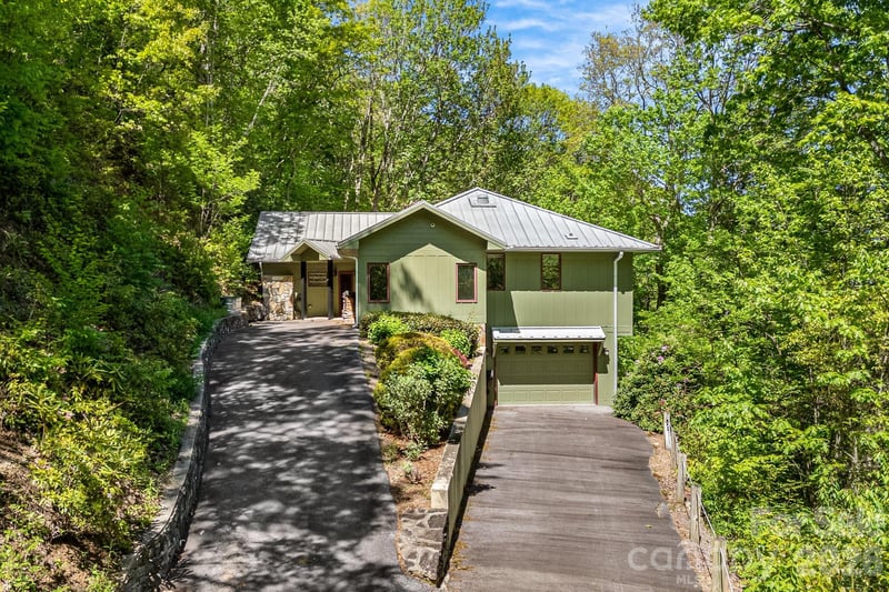 1760 Winding Creek Dr, Waynesville, NC 28786
