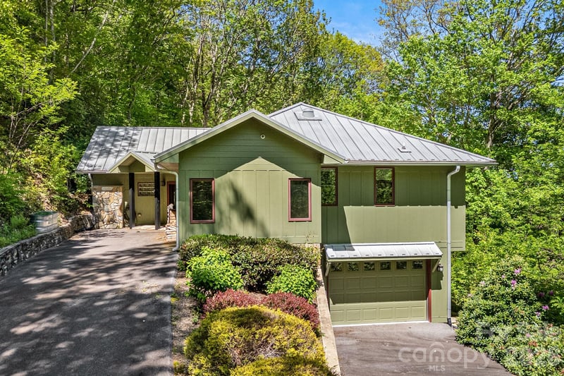 1760 Winding Creek Dr, Waynesville, NC 28786