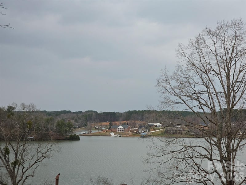 3431 6th Street Dr, Hickory, NC 28601