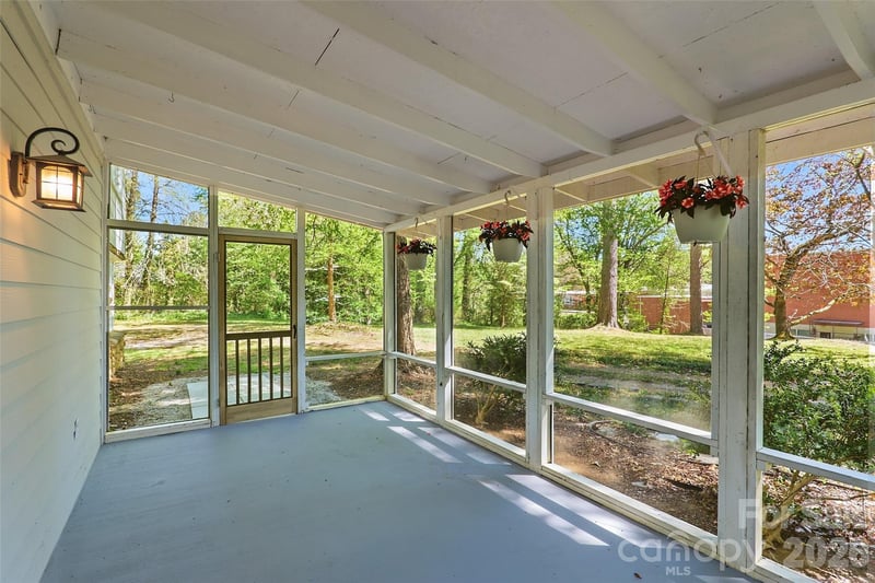 112 Candler School Rd, Candler, NC 28715