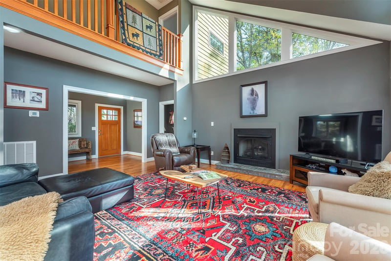 171 Wilson Ct, Lake Lure, NC 28746