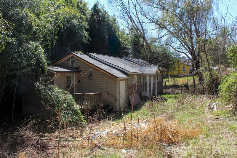 1293 Lake Logan Rd, Canton, NC 28716