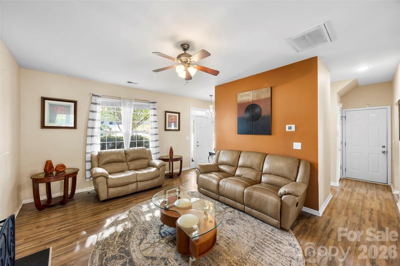 624 Cliffs Inn Cir, Charlotte, NC 28214