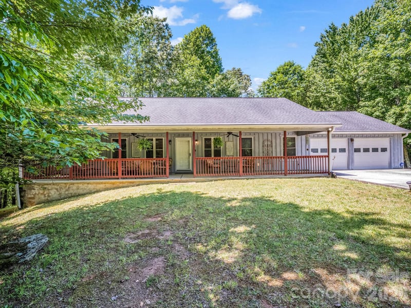 144 Old Homeplace Ln, Mills River, NC 28759