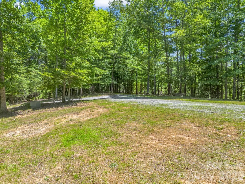 144 Old Homeplace Ln, Mills River, NC 28759