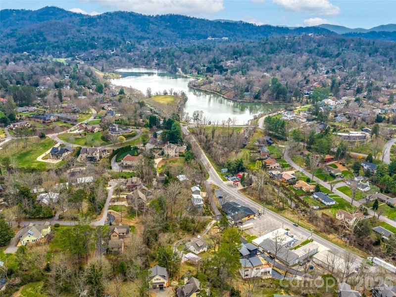 15 Woodbine Rd, Asheville, NC 28804