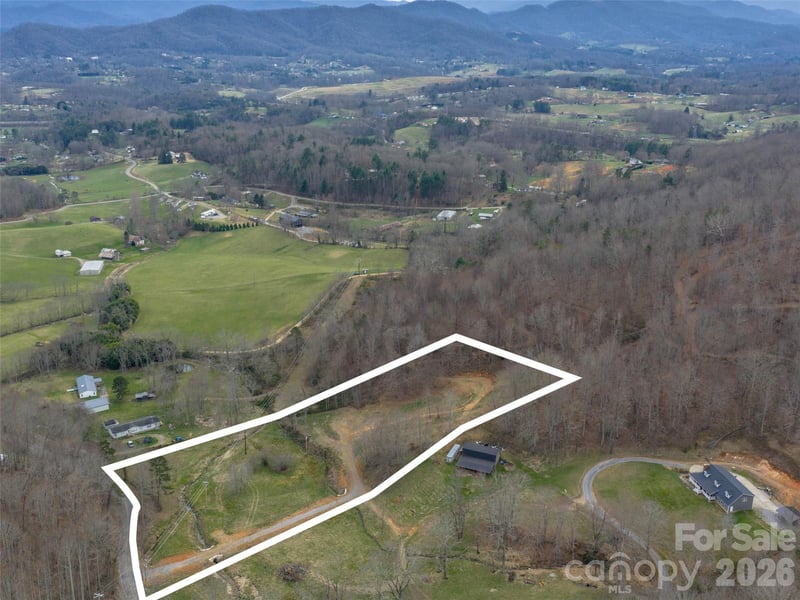 1433 Crabtree Mountain Rd, Clyde, NC 28721